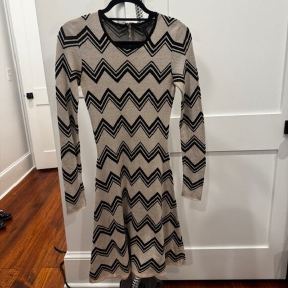 BCBG MaxAzria Keeley Black/Beige Zigzag Silk Blend Sweater Dress, Size S - Picture 3 of 6